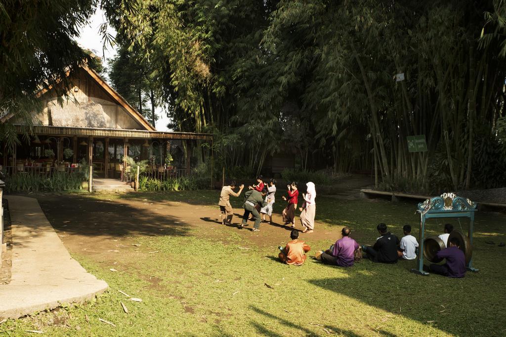 Kampung Sampireun Resort & Spa Garut Exteriör bild