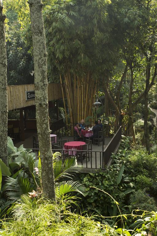 Kampung Sampireun Resort & Spa Garut Exteriör bild