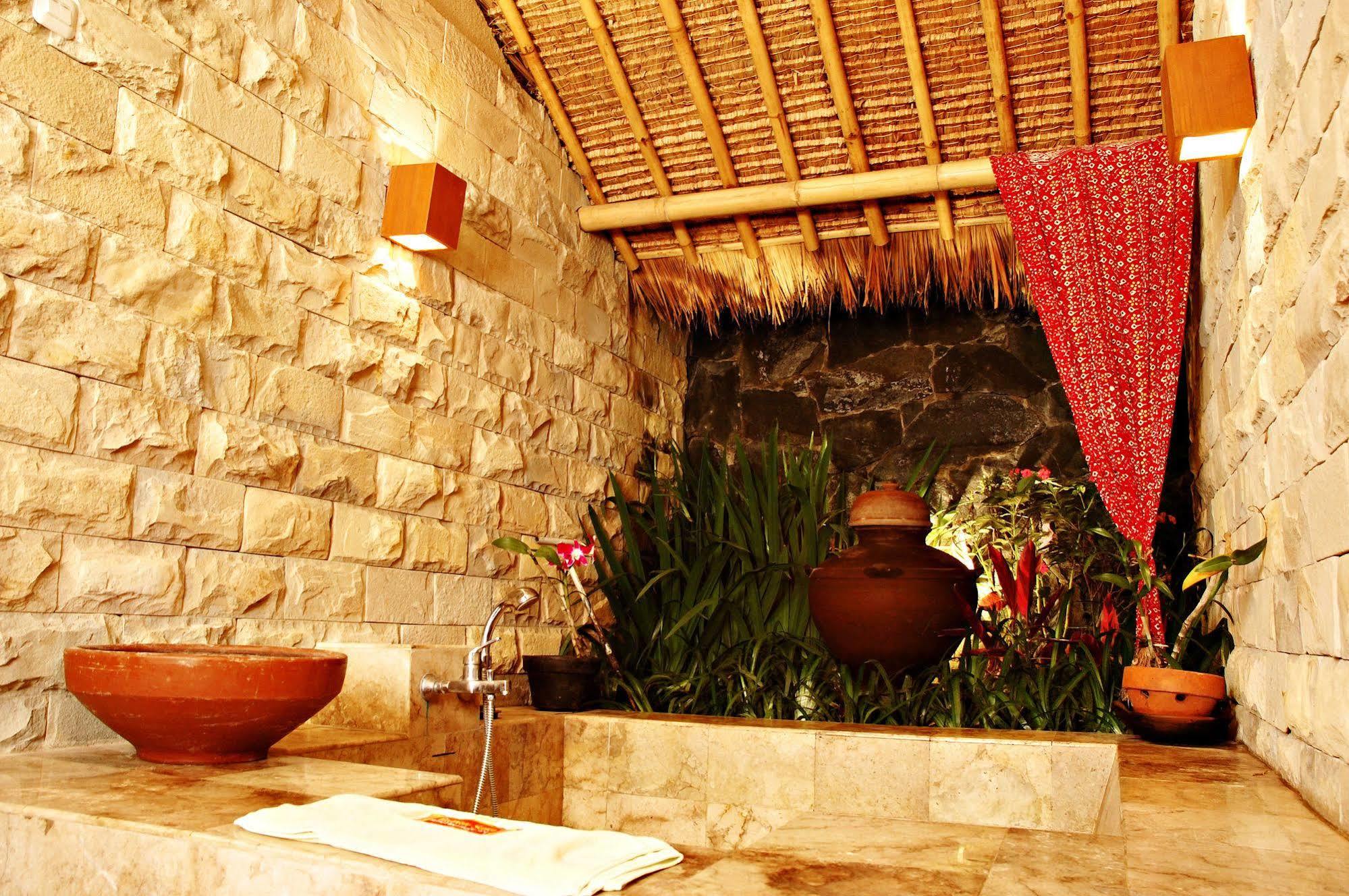 Kampung Sampireun Resort & Spa Garut Exteriör bild
